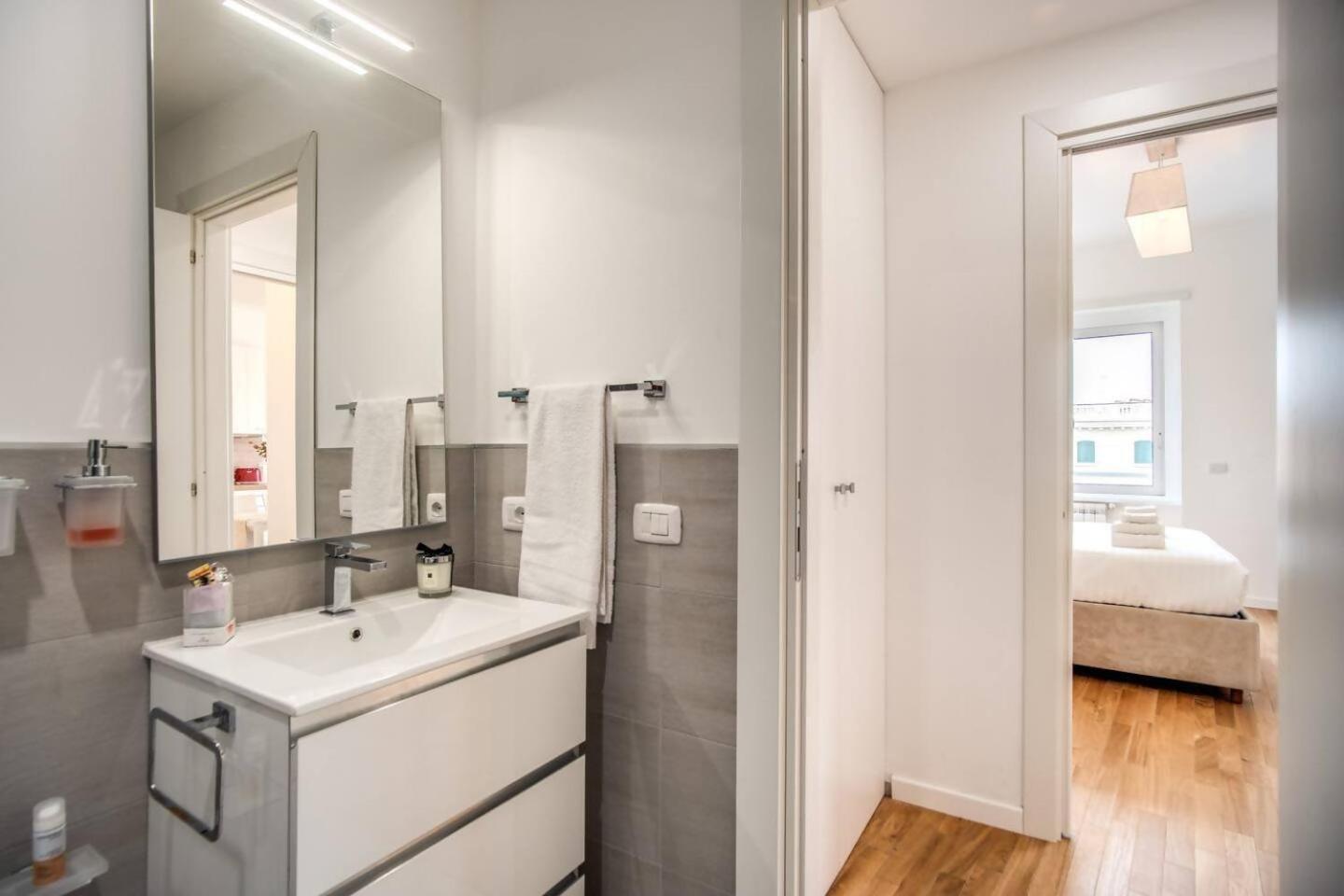 Naos Suite Close Popolo Square Roma Exterior foto